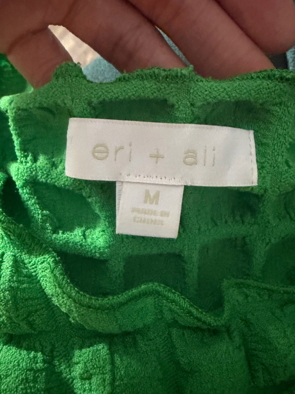 Eri + Ali Textured Puff Sleeve Top in Bright Green - Picture 5 of 6